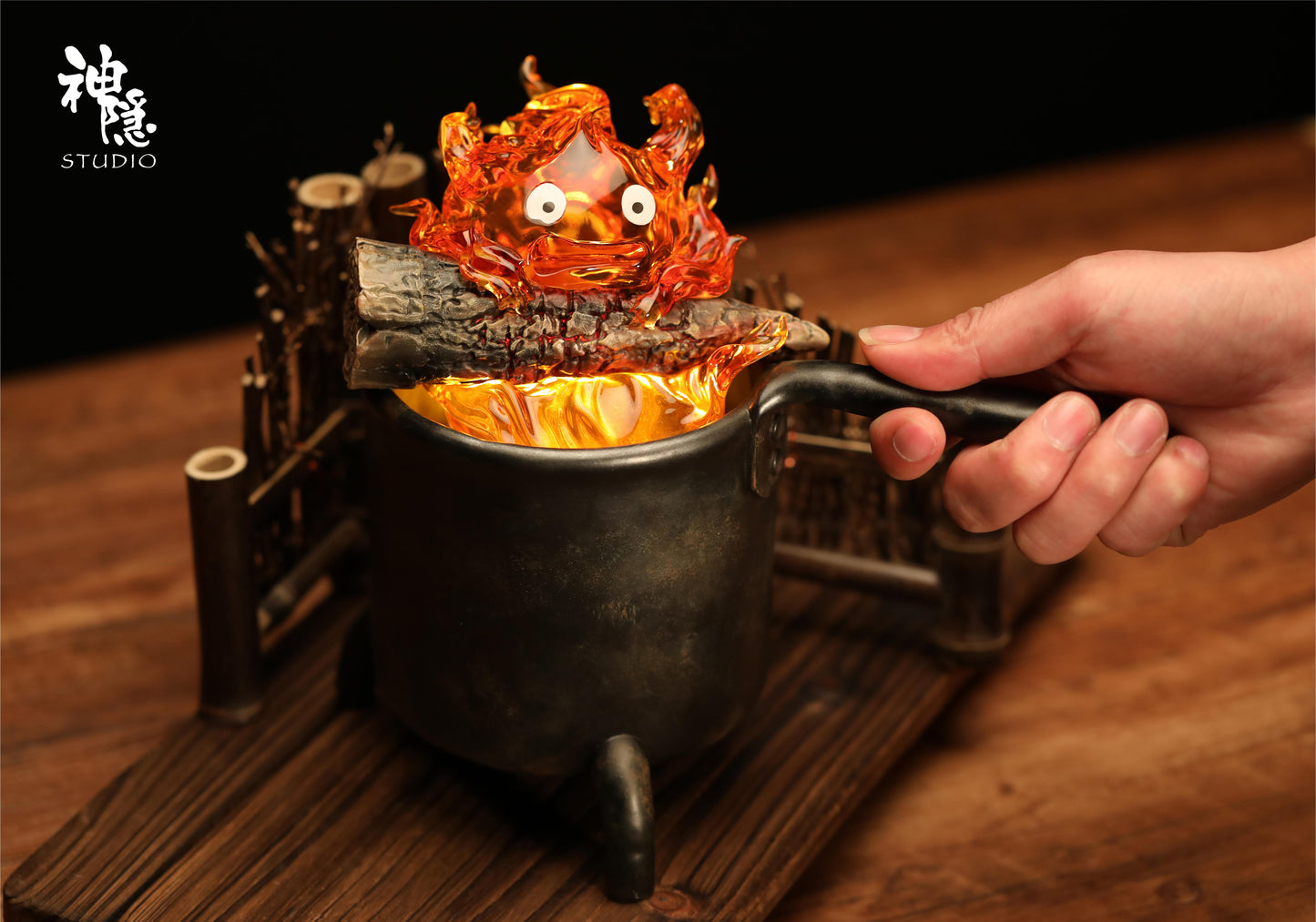 SHEN YIN STUDIO – HOWL’S MOVING CASTLE: MEETING SERIES, SAUCEPAN CALCIFER [PRE-ORDER]