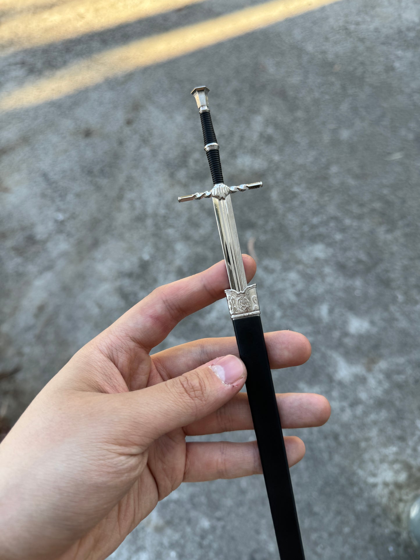 THE WITCHER – GERALT OF RIVIA'S STEEL SWORD MINI REPLICA