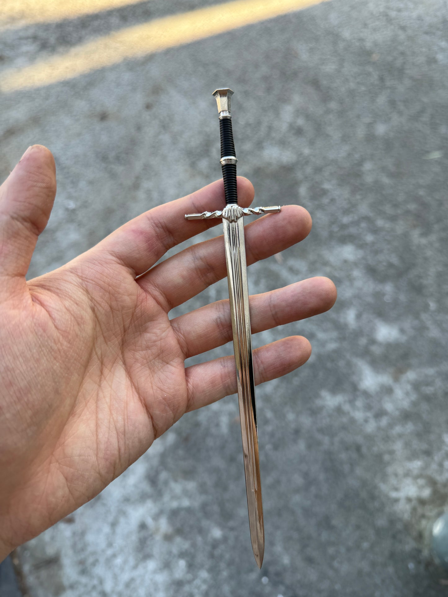 THE WITCHER – GERALT OF RIVIA'S STEEL SWORD MINI REPLICA