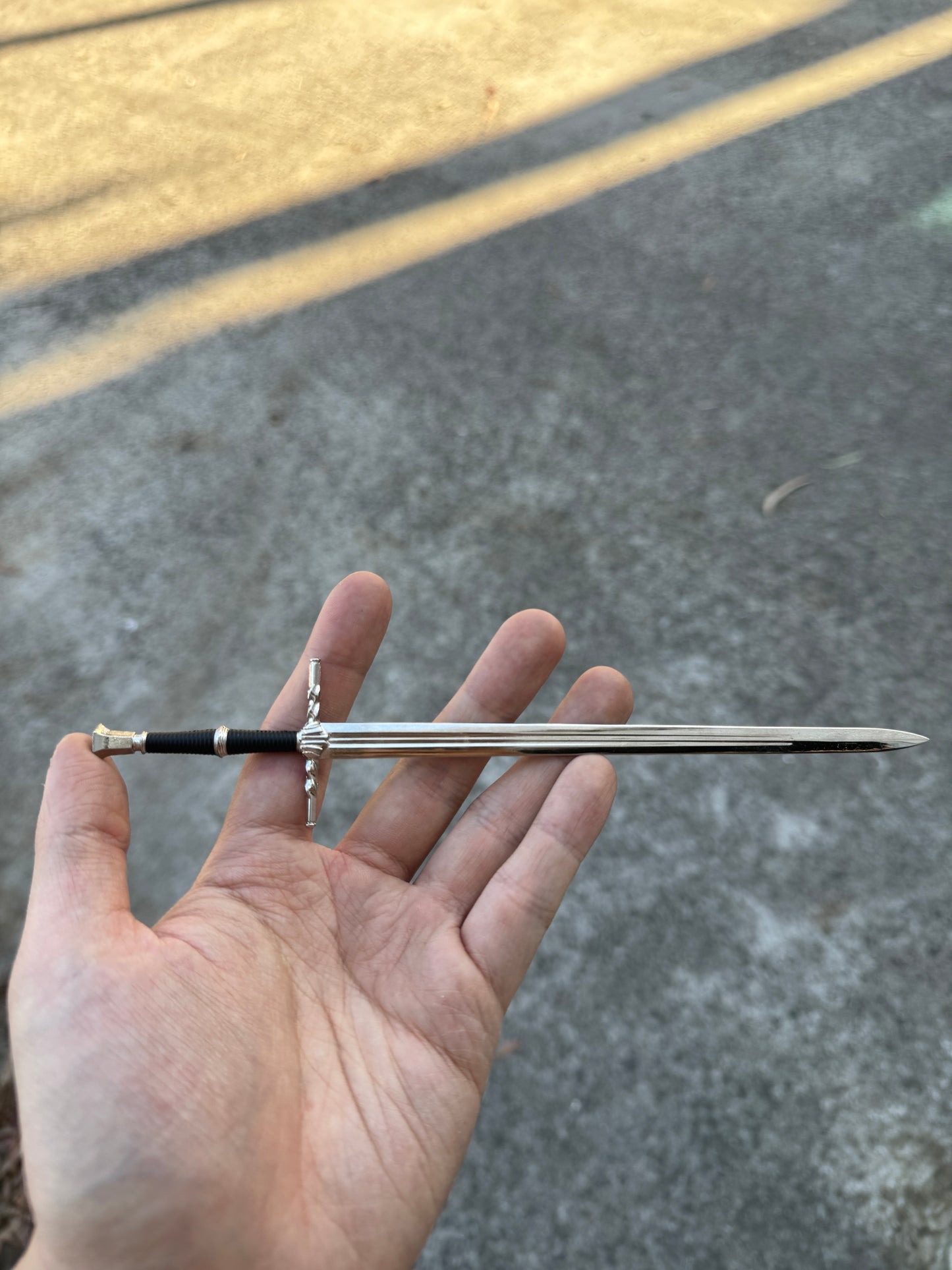 THE WITCHER – GERALT OF RIVIA'S STEEL SWORD MINI REPLICA