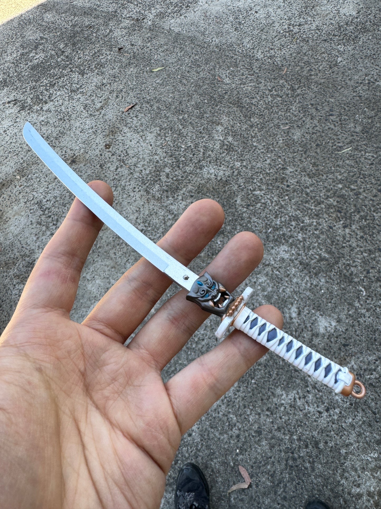 VALORANT – ONIMARU KUNITSUNA SWORD KEYCHAIN