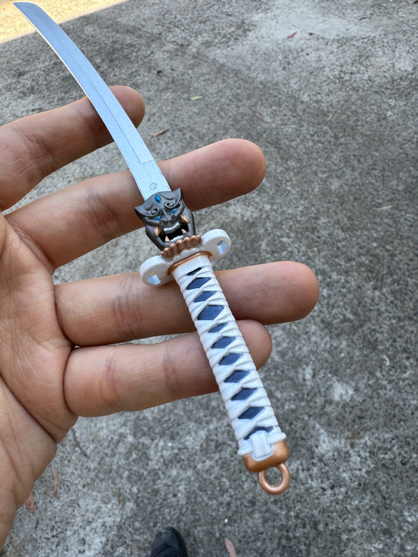 VALORANT – ONIMARU KUNITSUNA SWORD KEYCHAIN