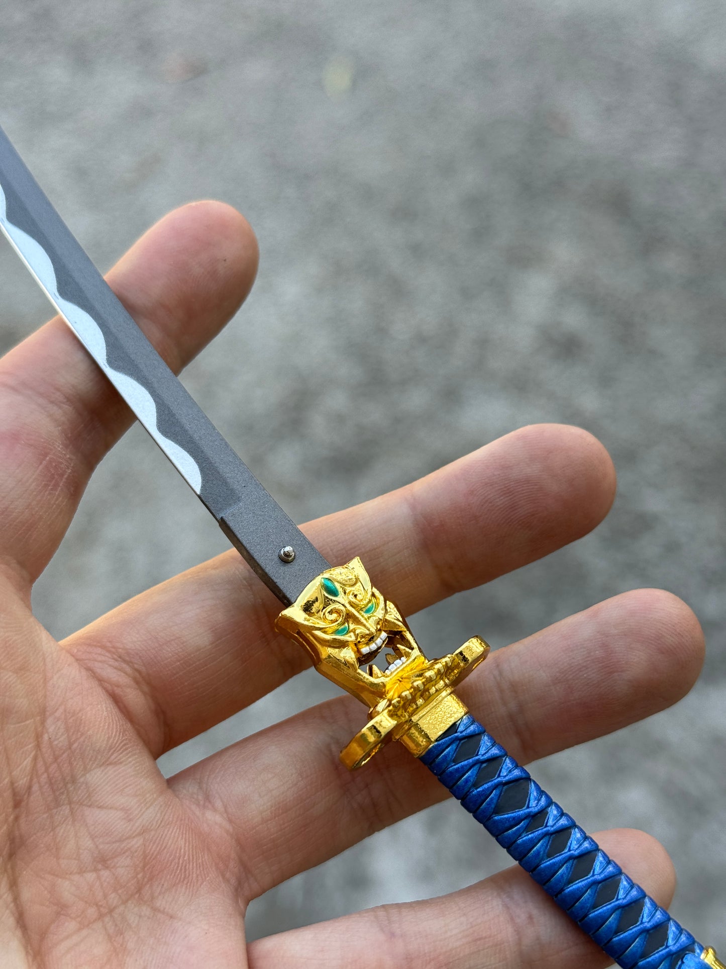 VALORANT – ONIMARU KUNITSUNA SWORD KEYCHAIN